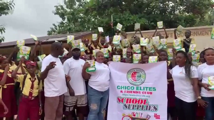 Chico Elites & Friends Club visited a high school in Lagos